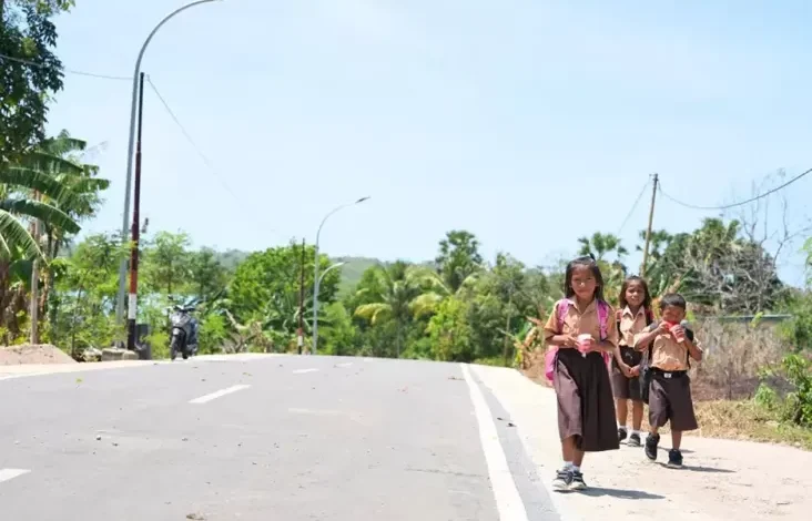 Satu Dekade Presiden Jokowi Bangun 366 Ribu Km Jalan Desa
