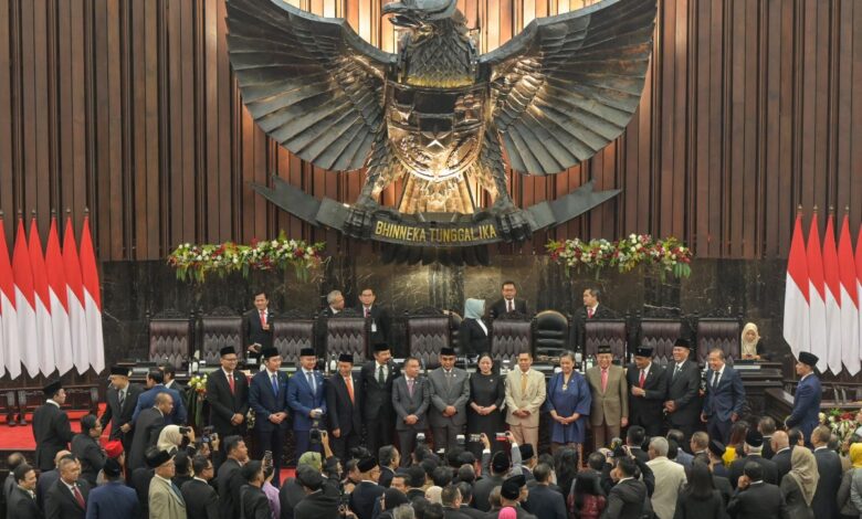 Pekerjaan juga wewenang Majelis Permusyawaratan Rakyat (MPR)