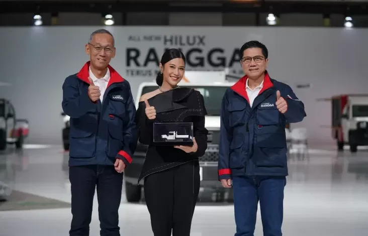 Alasan Dian Sastro Jatuh Cinta dengan Hilux Rangga