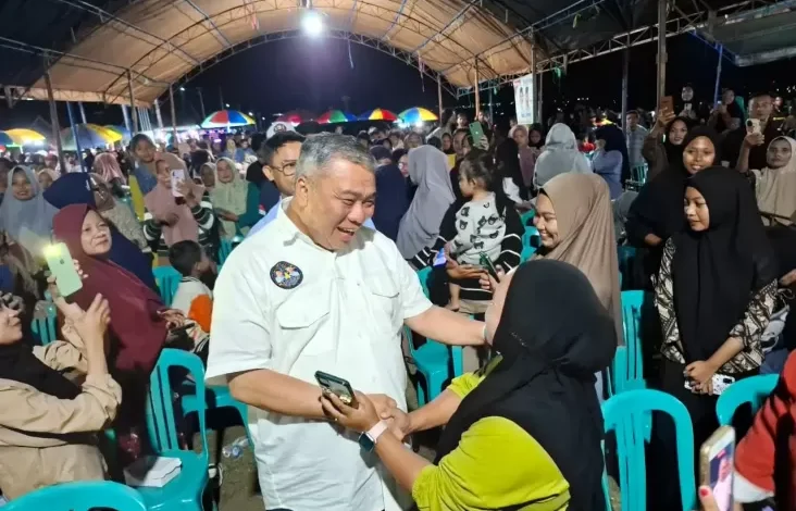 Hadiri Kampanye Dialogis, Cagub Sulteng Ahmad Ali Jadi Rebutan Warga dalam area Huntap Petobo