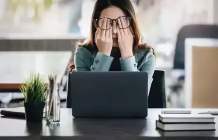 Hindari Ciri Digital Eye Strain dengan Memilih Kacamata yang mana Tepat