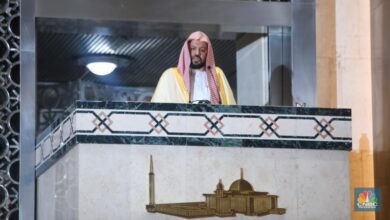 Momen Imam Besar Masjid Nabawi Salat hari terakhir pekan di RI, Beri Pesan Hal ini