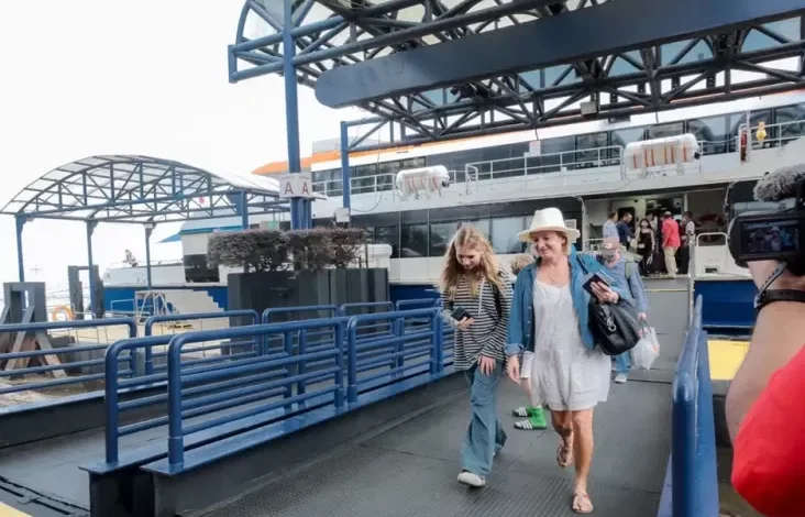 Kebijakan Bebas Visa bagi PR Singapura Bantu Capai 14,3 Juta Kunjungan Wisatawan