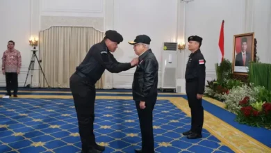 KSAL Sematkan Brevet Kehormatan Hiu Kencana untuk Wapres KH Ma’ruf Amin