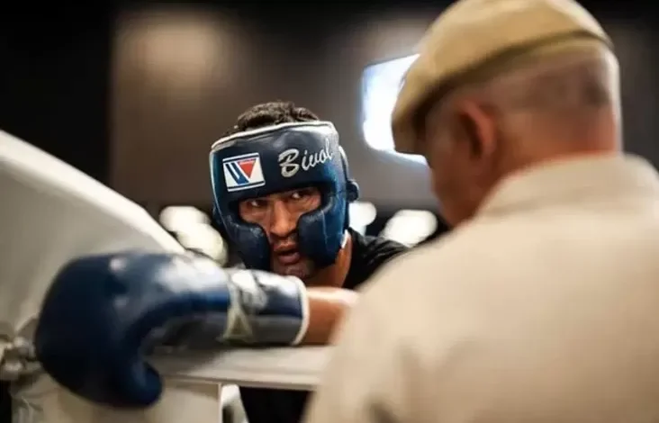 Masa Kecil Dmitry Bivol, Bertinju dengan Sepatu Balet juga Bertarung pada di Jalanan