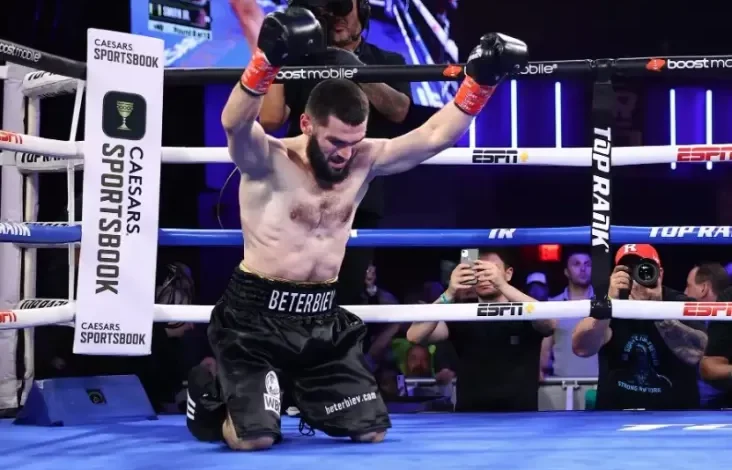 Momen Artur Beterbiev Berzikir juga Mengucap Nama Allah di Atas Ring Tinju