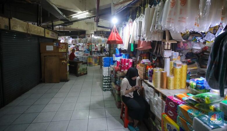 Pasar Hal ini Sepi Bak Kuburan, Kios Tutup-Lapak Kosong Ditinggal Penjual