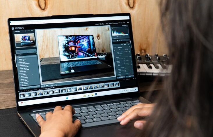 Review Lenovo Yoga Pro 7: Performa Tinggi, Desain Elegan untuk Profesional juga Pekerja Kreatif