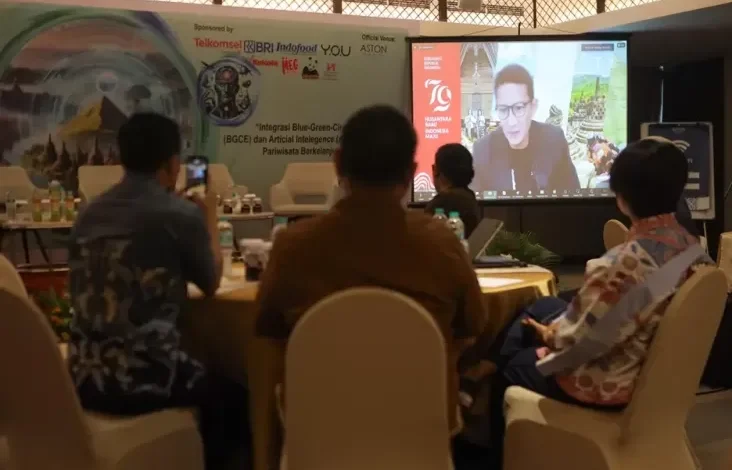Sandiaga Uno Ajak Kembangkan Prospek Usaha Peluang Usaha Pariwisata Berkelanjutan di area tempat Indonesia Tourism Outlook 2025