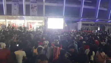 Suporter Padati Plaza Utara SUGBK Nobar China vs Timnas Indonesia