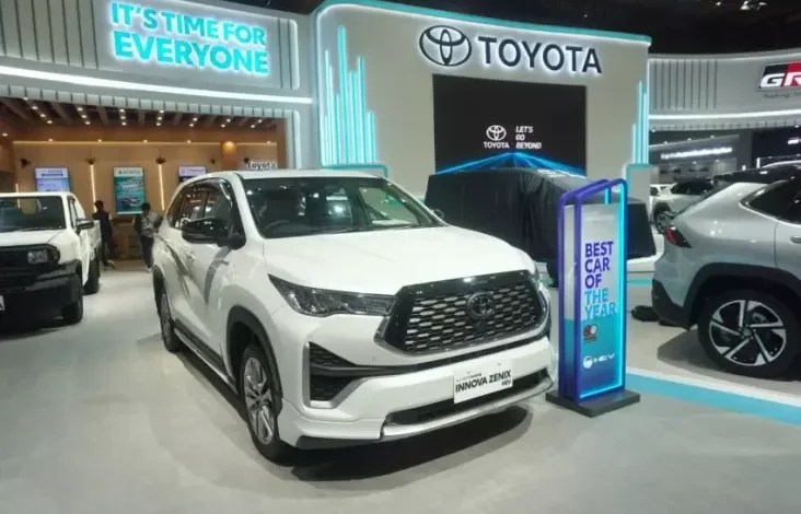 Toyota Siap Luncurkan Mobil Hybrid Bertenaga Solar juga Gas