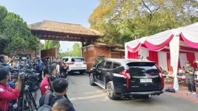 Wapres Terpilih Gibran Tiba di tempat tempat Kediaman Presiden Terpilih Prabowo pada area Hambalang