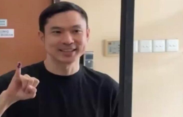 3 Potret Harvey Moeis Nyoblos pada Penjara, Terlihat Makin Glowing