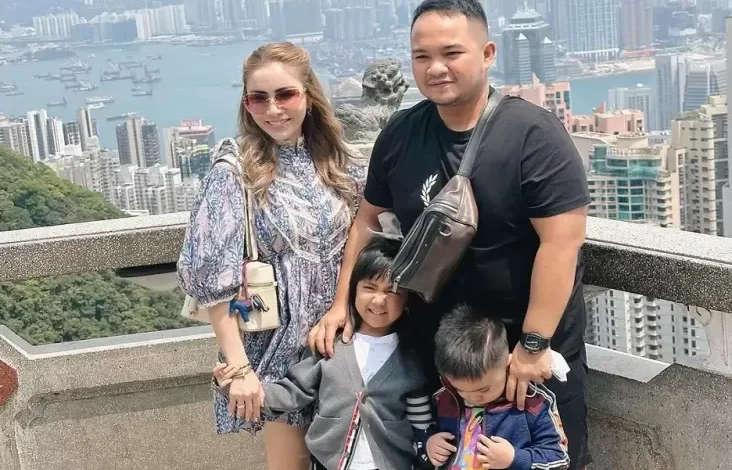 7 Fakta Nicola Reza Samudra, Suami Momo Eks Geisha yang Beri Hadiah Stadion untuk Anak