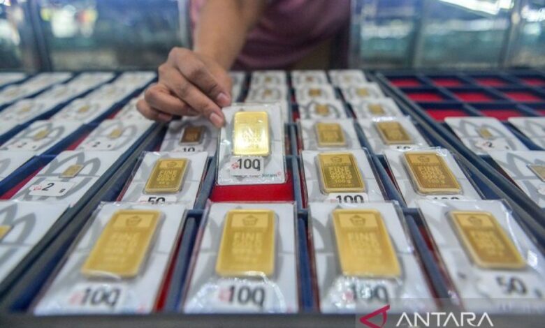 Emas Antam pada 13 November turun tipis Rp5.000 jadi Rp1,477 juta/gram