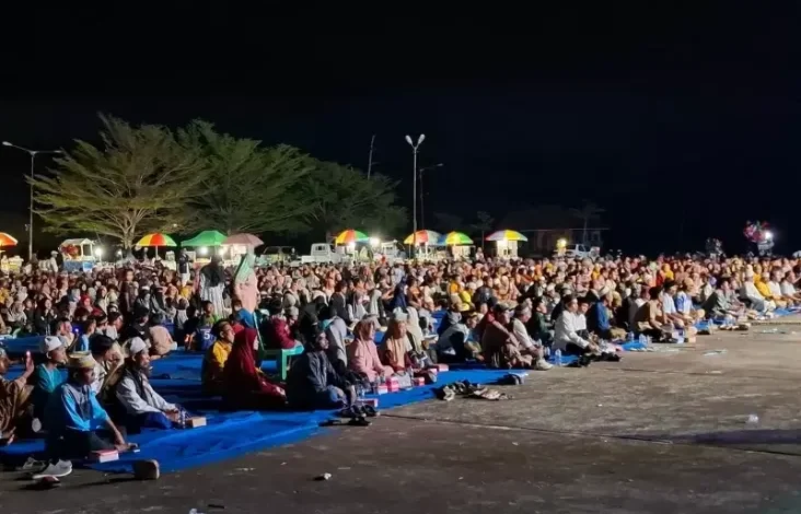 Ahmad Ali Berbaur dengan Ribuan Publik Parigi Hadiri Maulid Akbar pada di Eks Lokasi Sail Tomini
