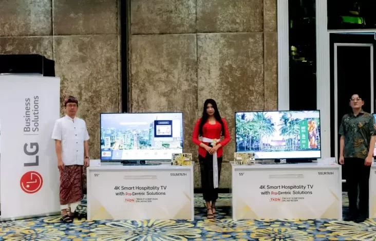 Casting Solution: Streaming HP ke TV Semudah Membalik Telapak Tangan!