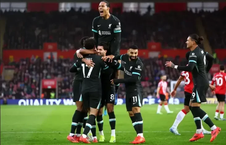 Berhasil Dramatis Lawan Southampton, Liverpool Kokoh dalam tempat Puncak Klasemen