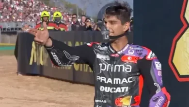 Cosplay Robot Terminator, Jorge Martin Rayakan Gelar Juara MotoGP 2024 di area area Sirkuit Catalunya