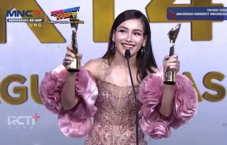 Duet Bareng JKT48, Ayu Ting Ting Raih Penghargaan Sinergi Dangdut Paling di area pada Hati