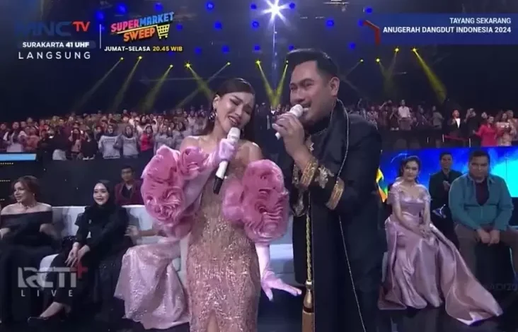King Nassar lalu Ayu Ting Ting Kompak Buka Acara Anugerah Dangdut Indonesia 2024