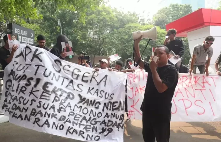 Massa Gelar Aksi di dalam pada KPK, Pertanyakan Kasus Dugaan Korupsi e-KTP kemudian Alkes Banten