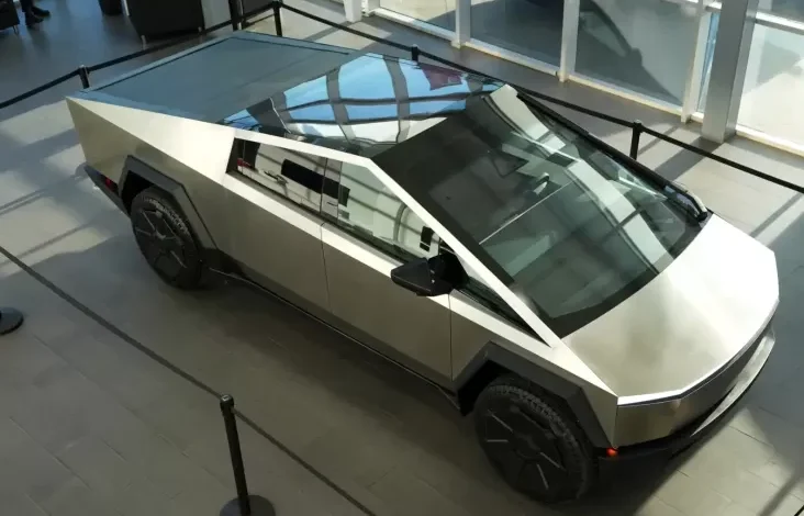 Nyesal Beli, YouTuber Ternama Hal ini adalah Kritik Habis-habisan Tesla Cybertruck