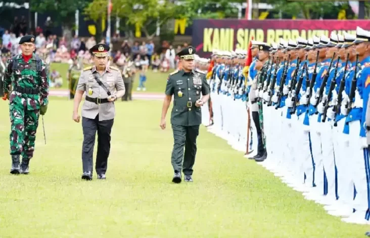 Panglima TNI Bersama Kapolri Lantik 1.104 Prajurit Taruna Akademi TNI kemudian Bhayangkara