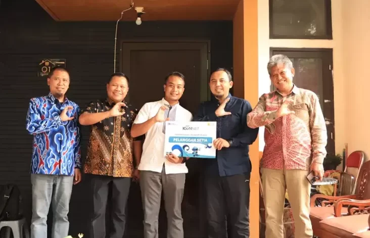 Pastikan Keandalan Layanan ICONNET, Direksi PLN Icon Plus Sambangi Rumah Pelanggan