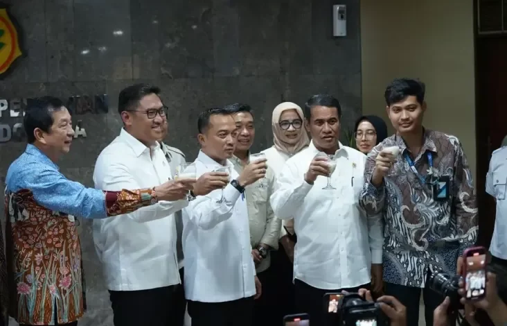 Peternak Menangis Atas Respons Kilat sekali Mentan Amran Atasi Permasalahan Susu