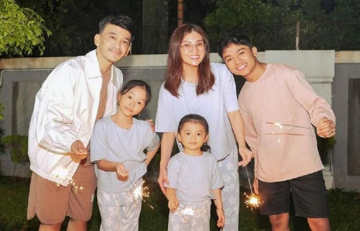 Sarwendah juga Ruben Onsu Berusaha Tetap Kompak usai Cerai: Ada Anak
