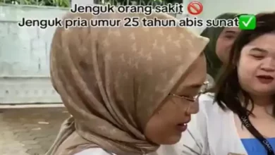Sunat di Umur 25 Tahun, Pria Ini adalah adalah Bingung Dijenguk Mendadak Teman-teman Wanitanya