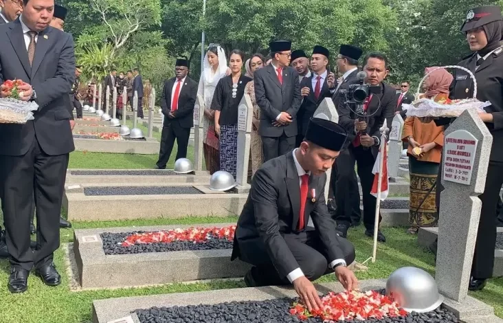 Wapres Gibran Pimpin Upacara Peringatan Hari Pahlawan pada TMP Kalibata
