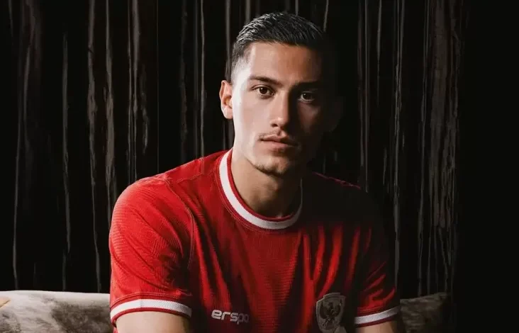 5 Potret Tampan Jay Idzes, Pemain Timnas Indonesia Pertama Cetak Gol di area pada Serie A Italia