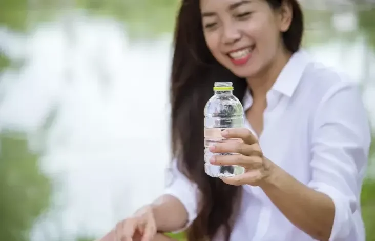 7 Cara Memilih Air Mineral yang tersebut mana Optimal juga Aman untuk Aspek Aspek Kesehatan