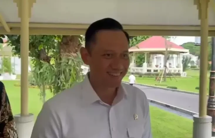 AHY Tersenyum Ditanya Prospek Jokowi Gabung Demokrat usai Dipecat PDIP