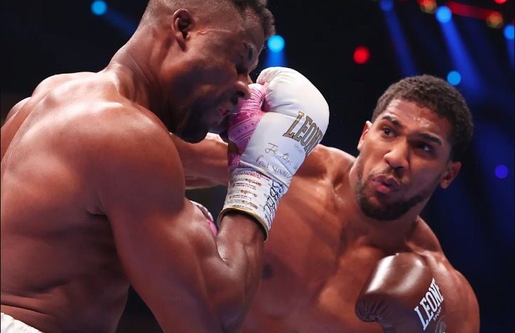Anthony Joshua Hancurkan Francis Ngannou, Dinobatkan sebagai KO Terbaik 2024