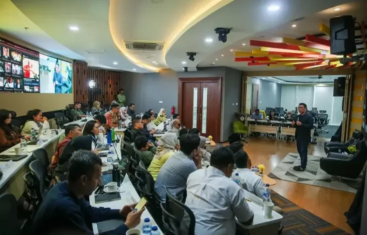 Bagikan Pengalaman di dalam di Golkar Institute, Ridwan Kamil Beri Inspirasi untuk Indonesia Emas 2045