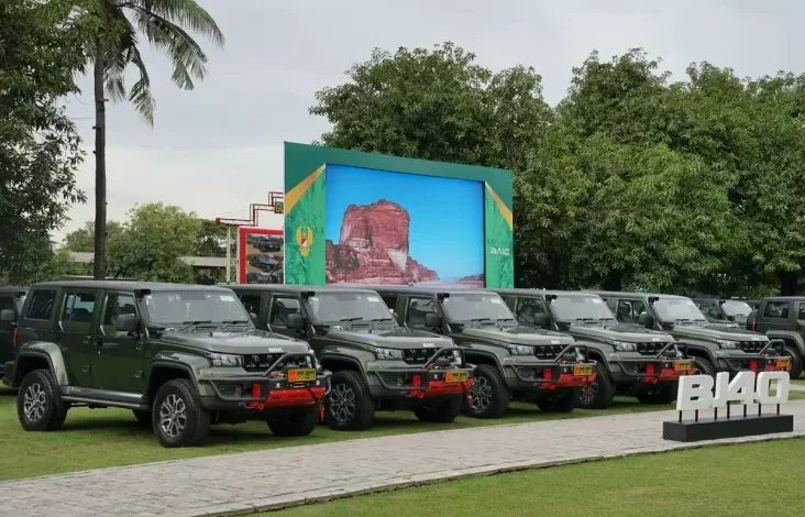 Dipesan TNI AD, Tank Rasa SUV BAIC BJ40 Plus Siap Terjang Medan Perang!