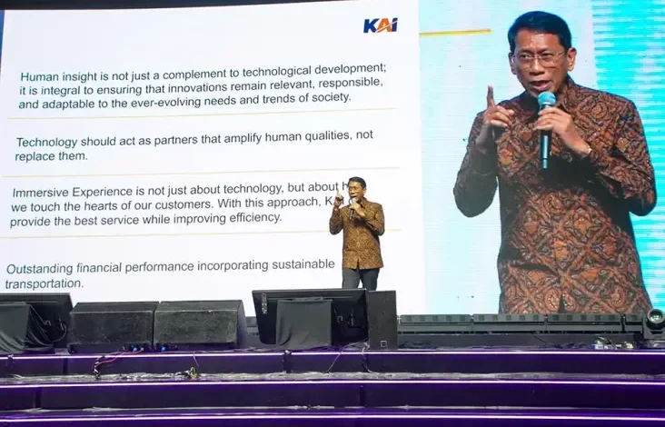 Dirut KAI Sabet 2 Penghargaan Bergengsi di Ajang Marketeer of The Year 2024