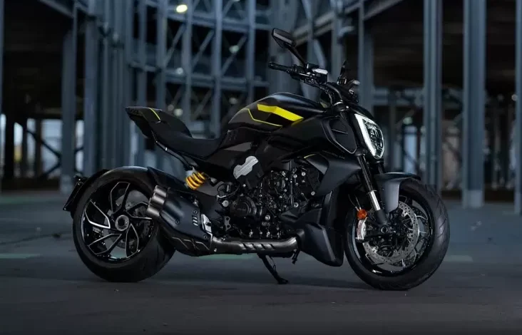 Ducati Diavel Black Roadster Livery Meluncur, Grafis Karya Centro Stile