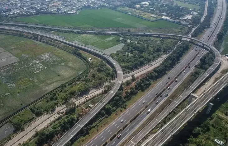 Gagal Dibangun, 2 Proyek Tol Warisan Jokowi Bakal Dilelang Ulang
