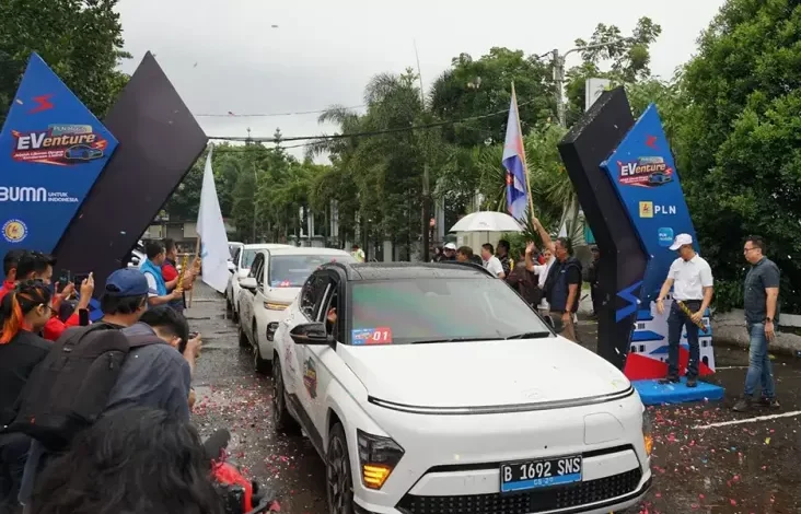 Hadir pada Bandung, Etape 2 PLN Mobile EVenture 2024 Bawa Semangat Berkendara Kendaraan Listrik