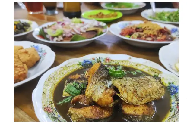 Hidangan Tradisional Betawi di dalam pada Warung Mak Dower yang digunakan digunakan Wajib Dicoba!