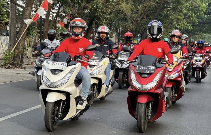 Honda PCX Pecahkan Rekor Skutik Bongsor Terlaris! Terjual 2,2 Juta Unit di area area Indonesia!