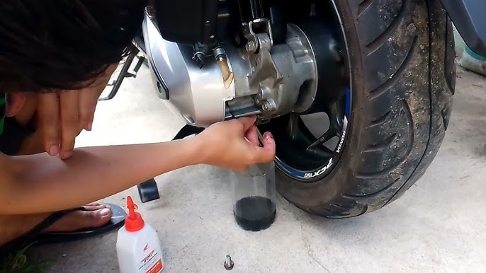 Manfaat Lain Rutin Mengganti Oli Selain Merawat Mesin Motor Skutik