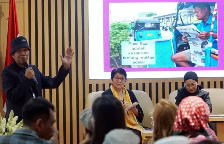 Membangun Kesadaran Sosial melalui Puisi Esai bagi Gen Z