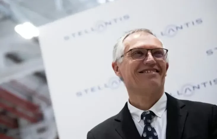 Mengejutkan! Carlos Tavares Mengundurkan Diri dari Stellantis