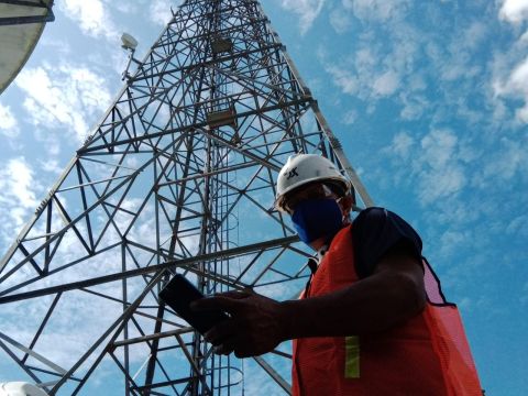Merger FREN-EXCL Disorot DPR, Bisa Rugikan Penanam Modal hingga Rp3,3 Ribu Miliar