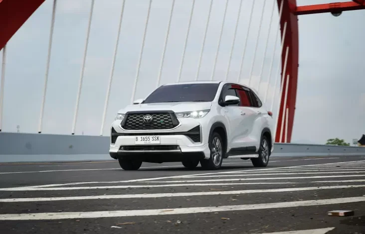 Mobil Hybrid Laris Manis pada Indonesia, Toyota juga Suzuki Goyang Pasar!